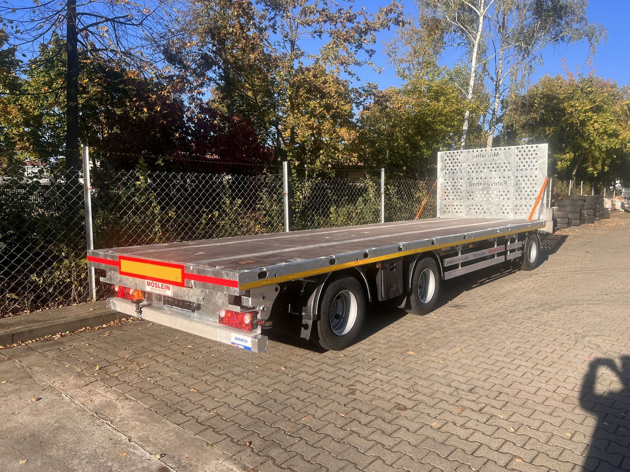 Möslein 3 Achs Jumbo- Plato- Anhänger 10 m, Mega - Pritschenanhänger/ Plattformanhänger: das Bild 3 Möslein 3 Achs Jumbo- Plato- Anhänger 10 m, Mega - Pritschenanhänger/ Plattformanhänger: das Bild 3