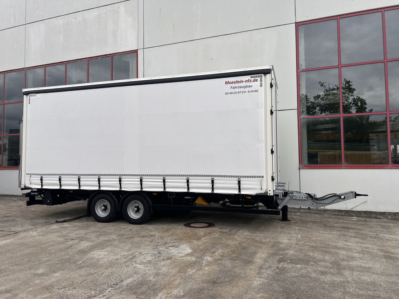 Möslein TPS 105 D-L Planenanhänger, Ladebordwand + Durchladbar neuwertig - Planenanhänger: das Bild 4 Möslein TPS 105 D-L Planenanhänger, Ladebordwand + Durchladbar neuwertig - Planenanhänger: das Bild 4