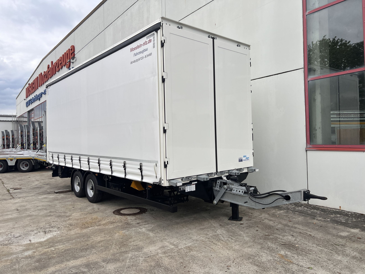 Möslein TPS 105 D-L Planenanhänger, Ladebordwand + Durchladbar neuwertig - Planenanhänger: das Bild 3 Möslein TPS 105 D-L Planenanhänger, Ladebordwand + Durchladbar neuwertig - Planenanhänger: das Bild 3