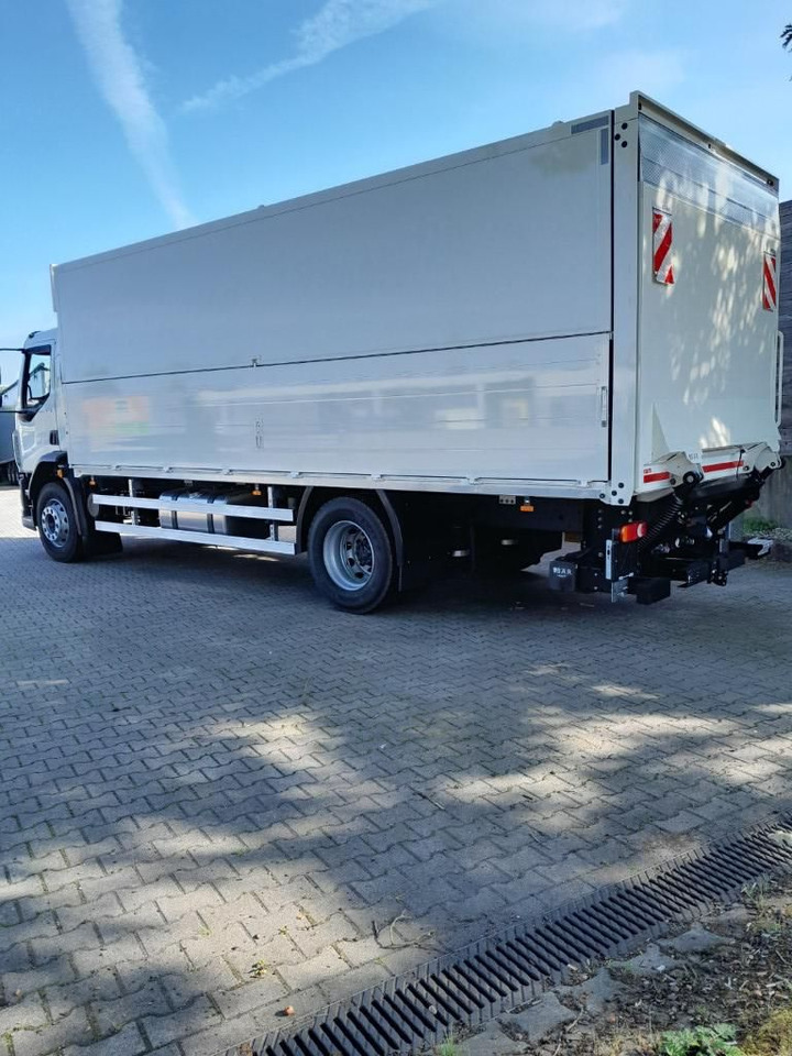 DAF XB 310 FA 18t Getränkeaufbau DAF XB 310 FA 18t Getränkeaufbau - Getränkeaufbau LKW: das Bild 4 DAF XB 310 FA 18t Getränkeaufbau DAF XB 310 FA 18t Getränkeaufbau - Getränkeaufbau LKW: das Bild 4