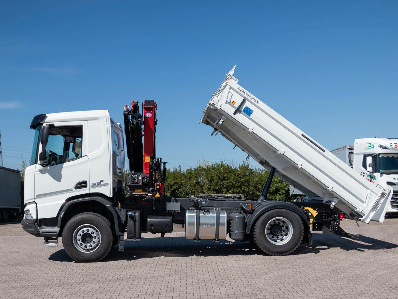 DAF XDC 370 FA Meiller Krankipper HMF DAF XDC 370 FA Meiller Krankipper HMF - Kipper: das Bild 3 DAF XDC 370 FA Meiller Krankipper HMF DAF XDC 370 FA Meiller Krankipper HMF - Kipper: das Bild 3