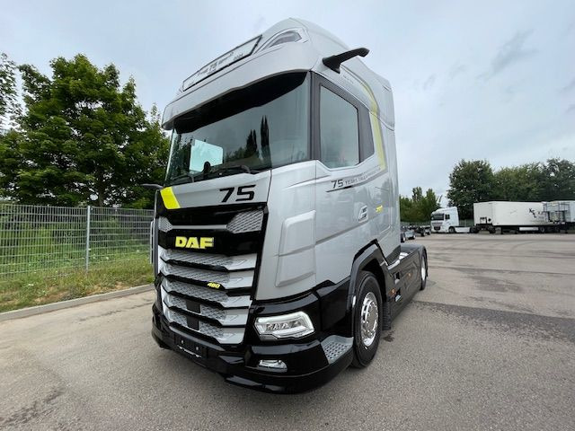 DAF XG+ 480 FT 75 Jahre DAF Edition "Limitiert" DAF XG+ 480 FT 75 Jahre DAF Edition - Sattelzugmaschine: das Bild 2 DAF XG+ 480 FT 75 Jahre DAF Edition "Limitiert" DAF XG+ 480 FT 75 Jahre DAF Edition - Sattelzugmaschine: das Bild 2