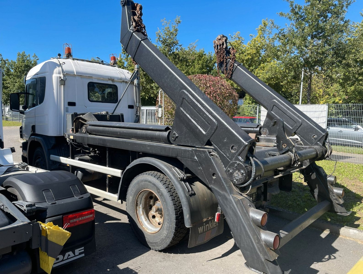 Scania B4X2 ATL, Absetzkipper - Kipper, Autokran: das Bild 4 Scania B4X2 ATL, Absetzkipper - Kipper, Autokran: das Bild 4