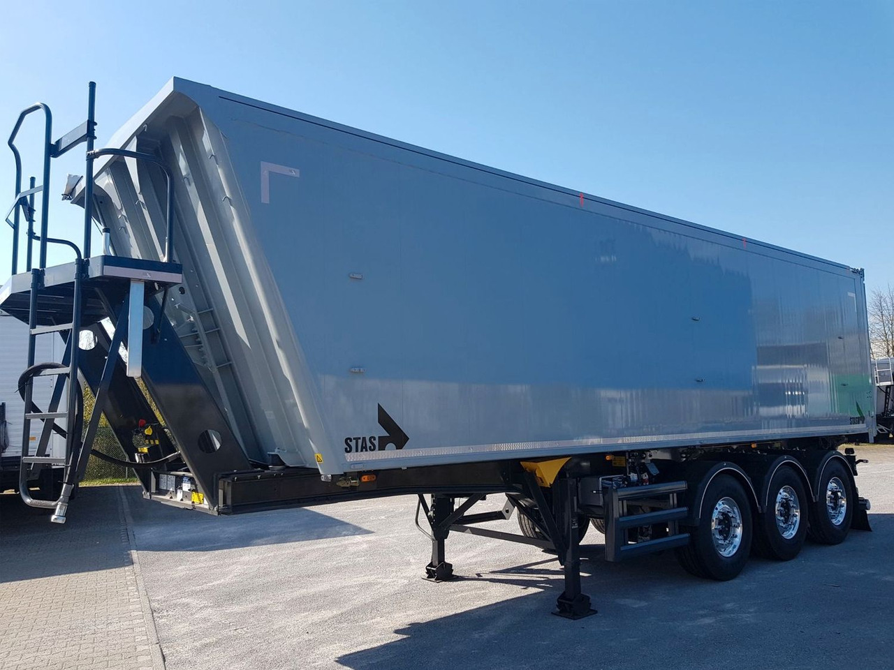 Stas agroSTAR 47,6 cbm Kippsattelauflieger Stas agroSTAR 47,6 cbm Kippsattelauflieger - Kipper Auflieger: das Bild 1 Stas agroSTAR 47,6 cbm Kippsattelauflieger Stas agroSTAR 47,6 cbm Kippsattelauflieger - Kipper Auflieger: das Bild 1