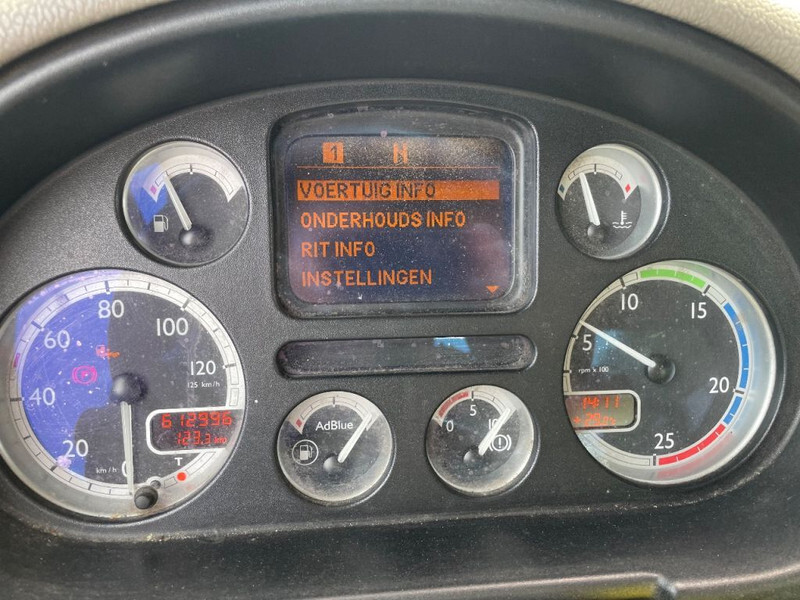 DAF CF 85 360 6x2 vdl 21 T haak - Leasing DAF CF 85 360 6x2 vdl 21 T haak: das Bild 8