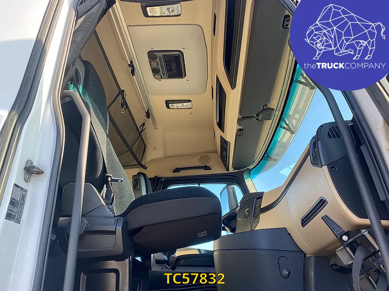 Mercedes-Benz Actros 1851 - Sattelzugmaschine: das Bild 4 Mercedes-Benz Actros 1851 - Sattelzugmaschine: das Bild 4
