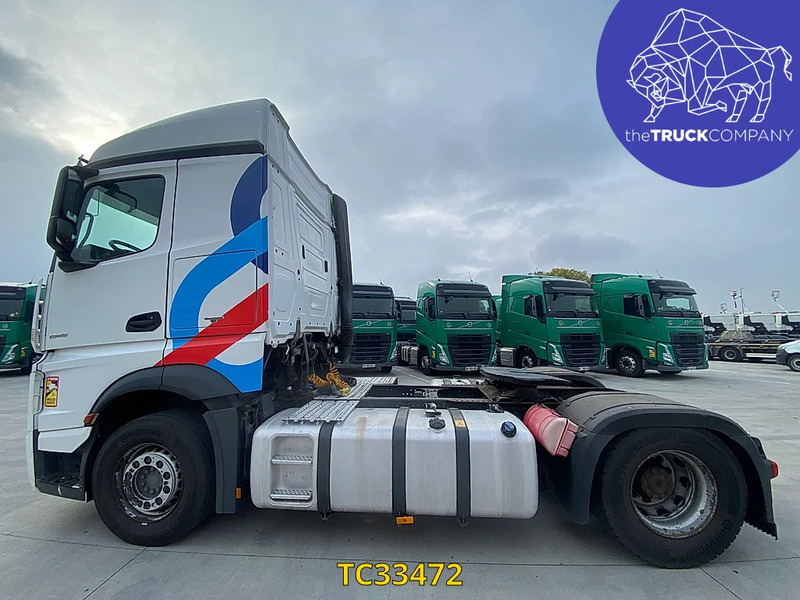 Mercedes-Benz Actros 1945 - Sattelzugmaschine: das Bild 2 Mercedes-Benz Actros 1945 - Sattelzugmaschine: das Bild 2