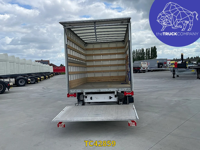 Volkswagen Crafter 2.0 TDI BOX + LIFT - Koffer Transporter: das Bild 1 Volkswagen Crafter 2.0 TDI BOX + LIFT - Koffer Transporter: das Bild 1