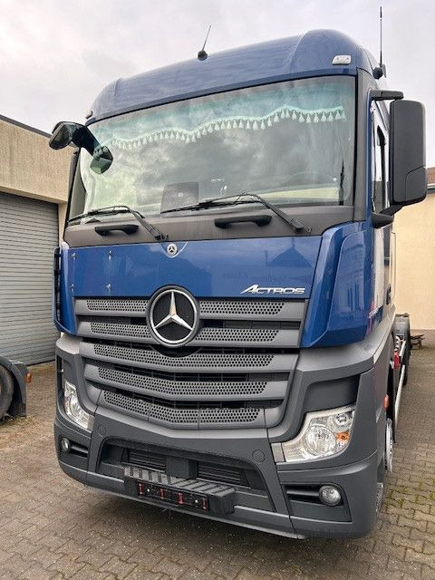 Mercedes-Benz 2548 - Containerwagen/ Wechselfahrgestell LKW: das Bild 3 Mercedes-Benz 2548 - Containerwagen/ Wechselfahrgestell LKW: das Bild 3