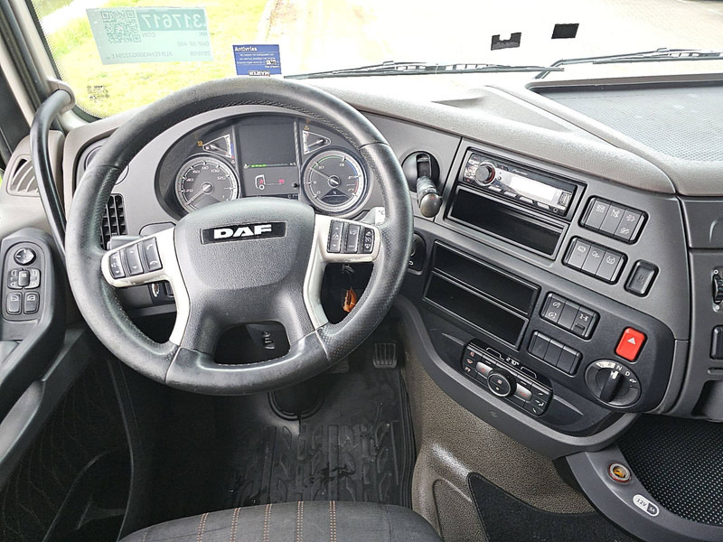 Innenraum Bild 1: Sattelzugmaschine DAF XF 480 SSC 2X TANK