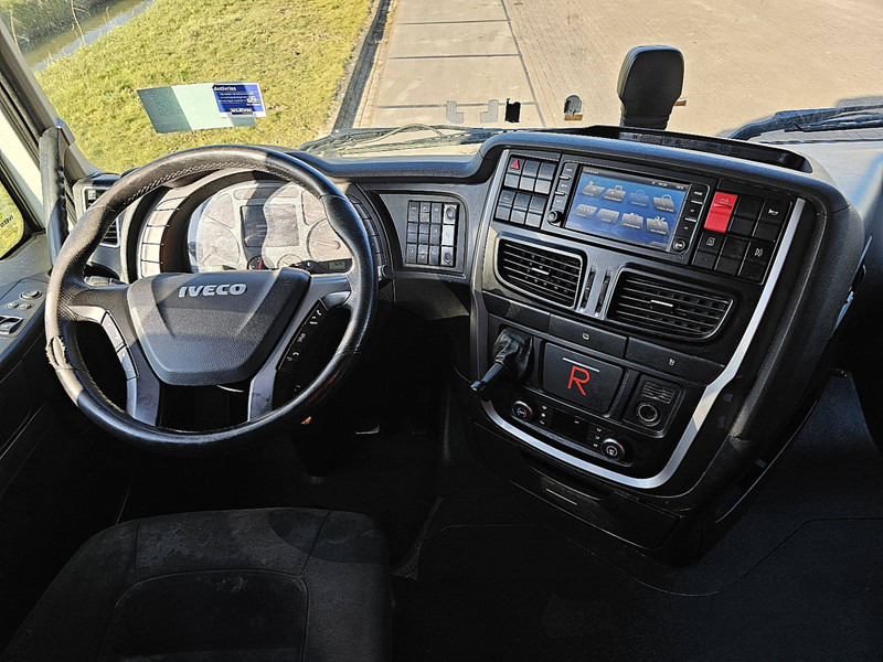 Innenraum Bild 1: Sattelzugmaschine Iveco AS440S46 STRALIS LNG INTARDER