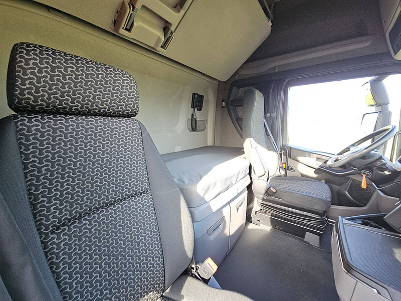 Sattelzugmaschine Scania S450: das Bild 15