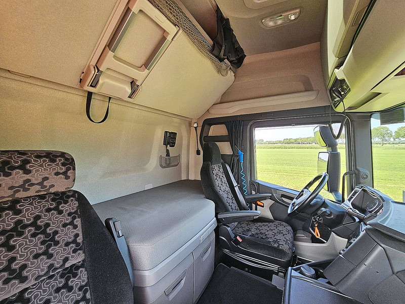 Sattelzugmaschine Scania S540 HL,standklima,2xtank: das Bild 15