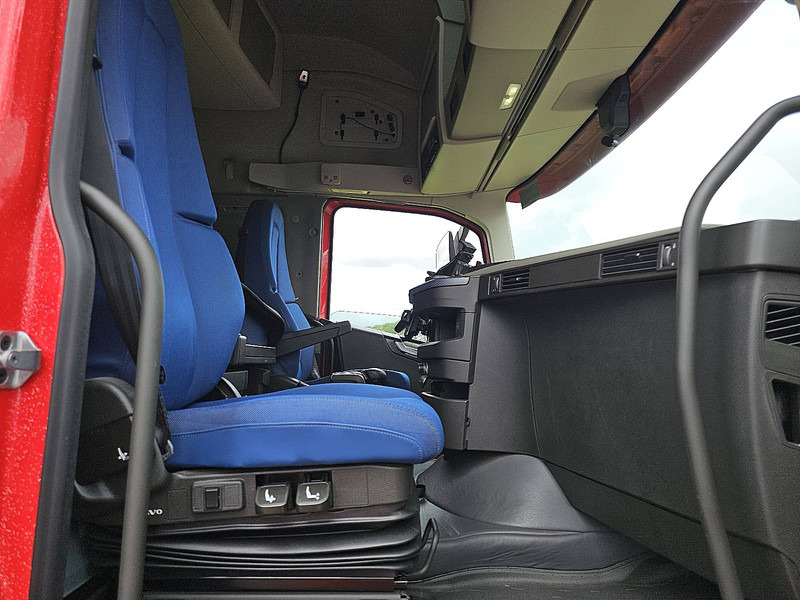 Sattelzugmaschine Volvo FH 460 XL 6X2 I-SAVE LED: das Bild 7 Sattelzugmaschine Volvo FH 460 XL 6X2 I-SAVE LED: das Bild 7
