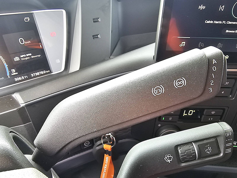 Sattelzugmaschine Volvo FH 460 XL 6X2 I-SAVE LED: das Bild 11 Sattelzugmaschine Volvo FH 460 XL 6X2 I-SAVE LED: das Bild 11