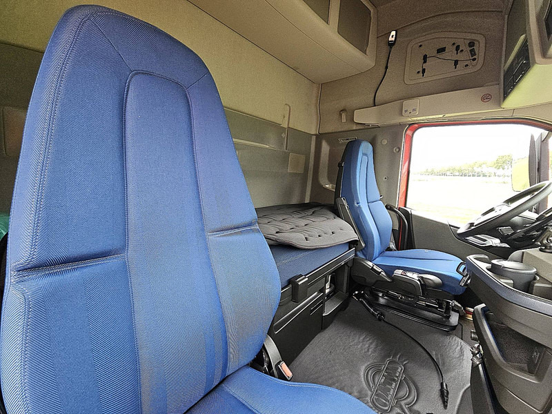 Sattelzugmaschine Volvo FH 460 XL 6X2 I-SAVE LED: das Bild 14 Sattelzugmaschine Volvo FH 460 XL 6X2 I-SAVE LED: das Bild 14