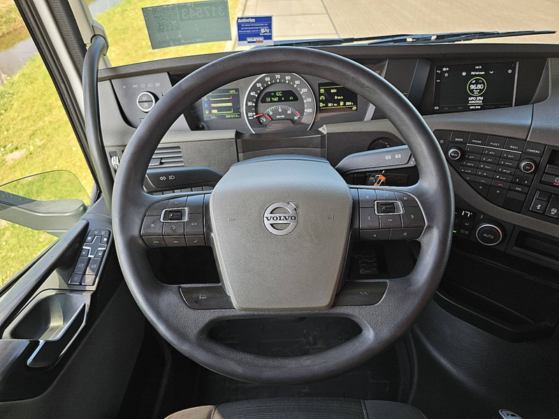 Innenraum Bild 2: Sattelzugmaschine Volvo FH 500 XL I-PARK-COOL MEGA