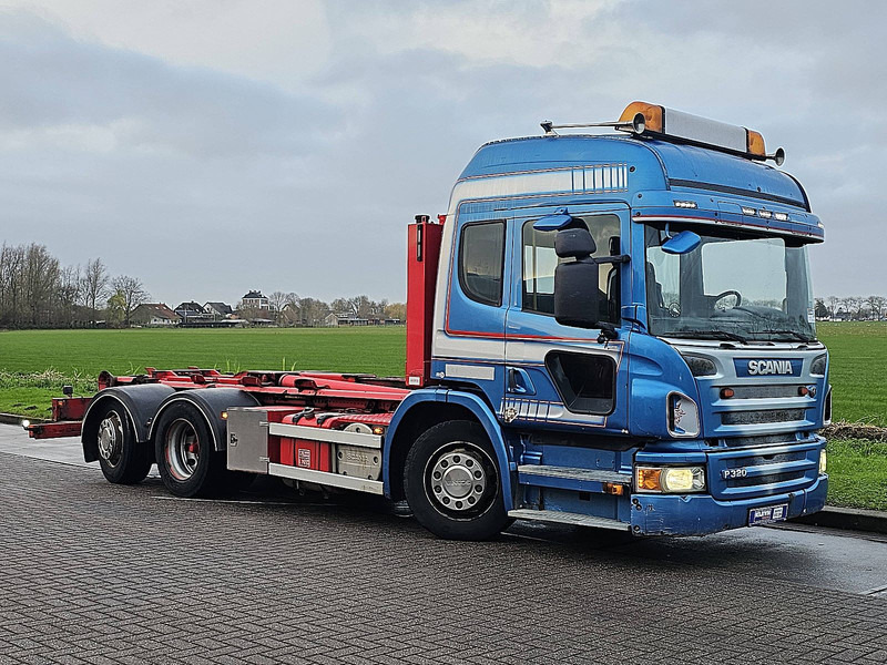 Scania P320 LOW ENTRY 6X2*4 HIAB - Abrollkipper: das Bild 5 Scania P320 LOW ENTRY 6X2*4 HIAB - Abrollkipper: das Bild 5