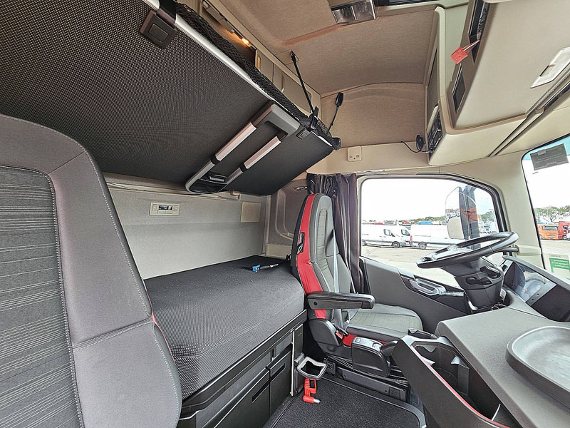 Volvo FH 460 6X2 HYVALIFT 291TKM - Leasing Volvo FH 460 6X2 HYVALIFT 291TKM: das Bild 14