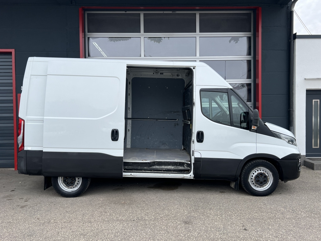 Iveco Daily 35S16 E6 Klima Tempomat Kamera AHK-3.500kg - Kastenwagen: das Bild 5 Iveco Daily 35S16 E6 Klima Tempomat Kamera AHK-3.500kg - Kastenwagen: das Bild 5