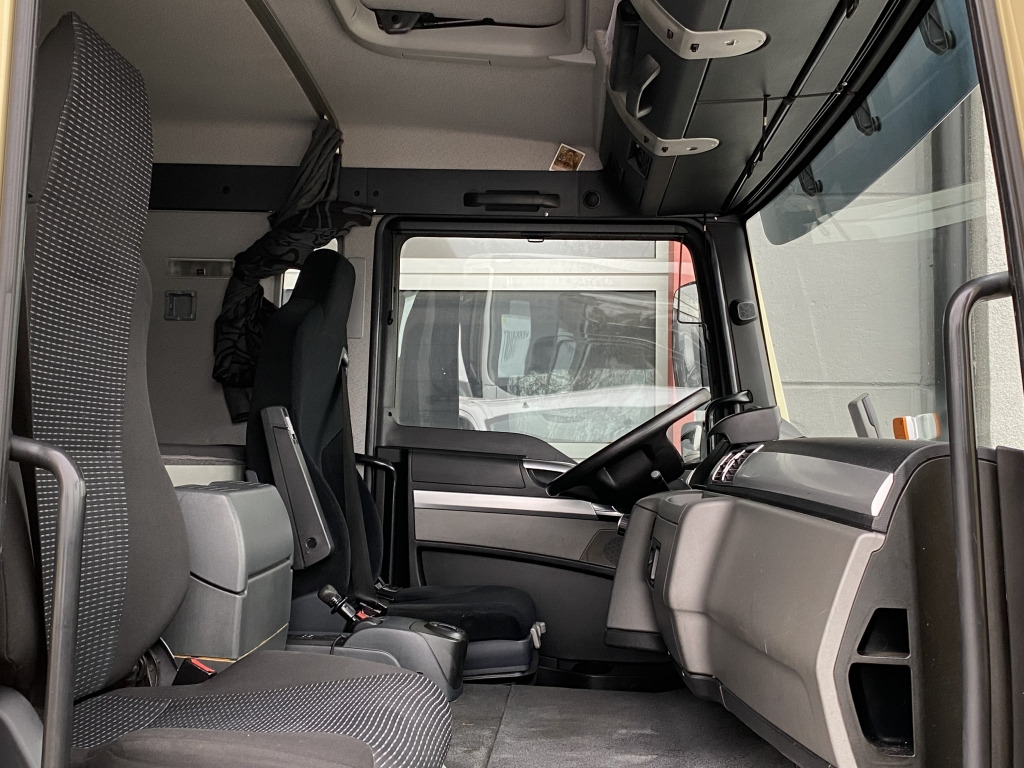 Abschleppwagen MAN TGL 8.220 Euro6 Klimaaut. NAVI AHK el.Seilwinde: das Bild 11