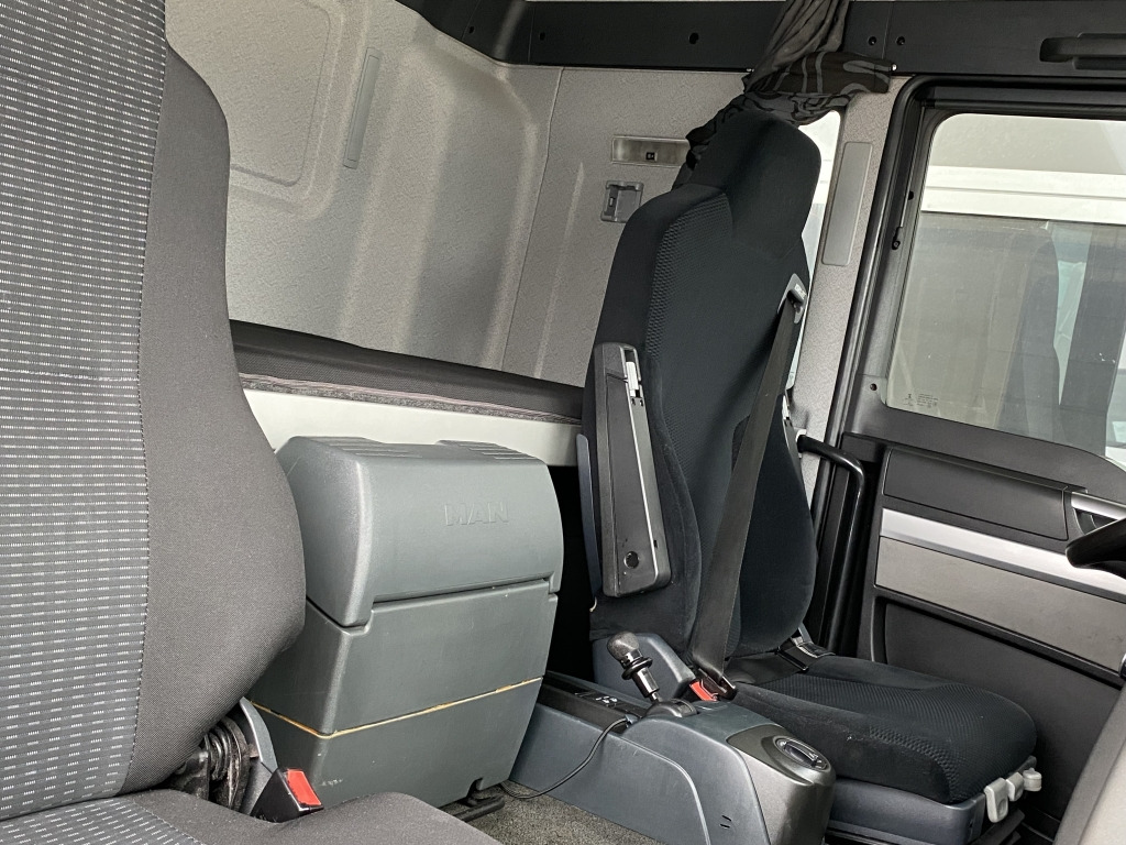 Abschleppwagen MAN TGL 8.220 Euro6 Klimaaut. NAVI AHK el.Seilwinde: das Bild 12