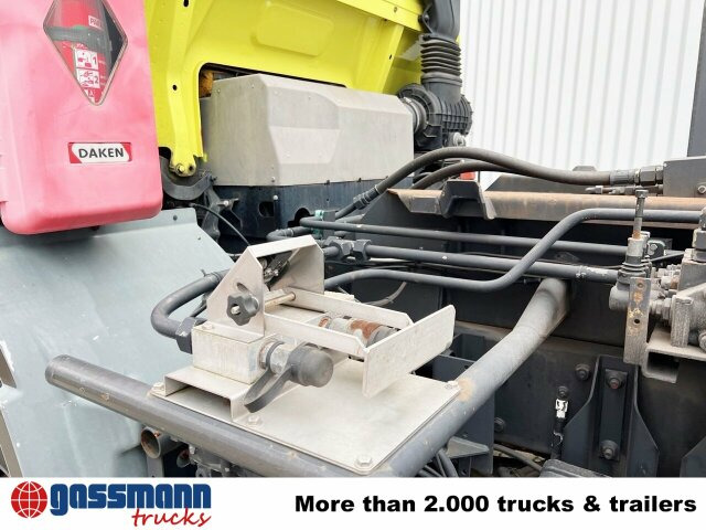 DAF 65.210 4x4 - Abrollkipper: das Bild 2 DAF 65.210 4x4 - Abrollkipper: das Bild 2