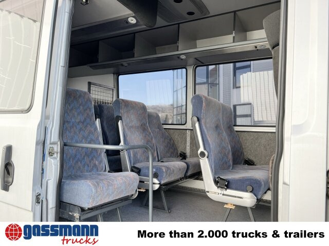Mercedes-Benz 711 D-KA 4x2, Standklima, 11-Sitze, 2 x on stock - Kleinbus, Personentransporter: das Bild 4 Mercedes-Benz 711 D-KA 4x2, Standklima, 11-Sitze, 2 x on stock - Kleinbus, Personentransporter: das Bild 4