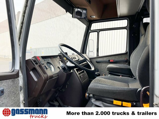 Mercedes-Benz 711 D-KA 4x2, Standklima, 11-Sitze, 2 x on stock - Koffer LKW: das Bild 3 Mercedes-Benz 711 D-KA 4x2, Standklima, 11-Sitze, 2 x on stock - Koffer LKW: das Bild 3