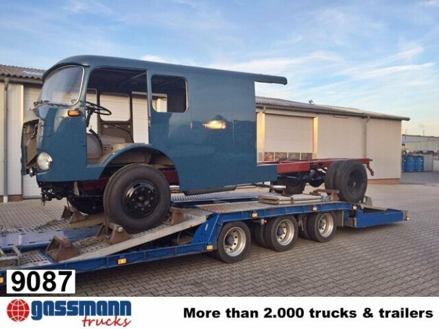Mercedes-Benz LP710/32, Autotransporter - Autotransporter LKW: das Bild 1 Mercedes-Benz LP710/32, Autotransporter - Autotransporter LKW: das Bild 1