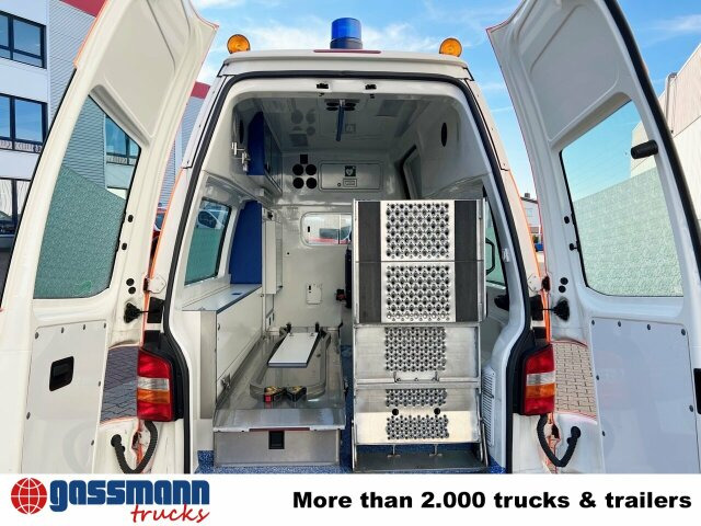Volkswagen T5 2.5 TDI 4x2, Krankenwagen - Krankenwagen: das Bild 2 Volkswagen T5 2.5 TDI 4x2, Krankenwagen - Krankenwagen: das Bild 2