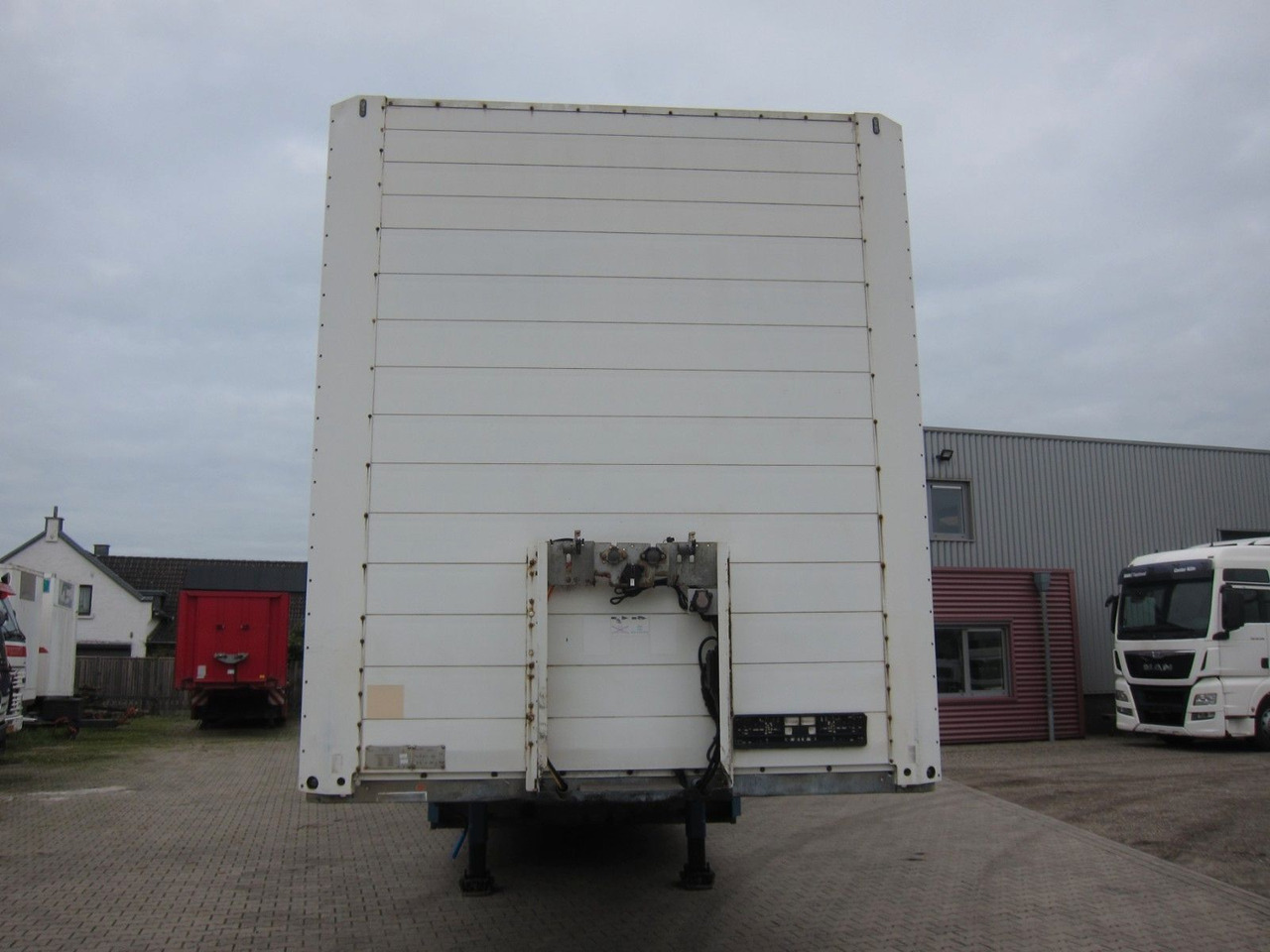 Schmitz Cargobull SKO 24 Iso-Koffer Doppelstock Lift Disc Top 2x - Koffer Auflieger: das Bild 2 Schmitz Cargobull SKO 24 Iso-Koffer Doppelstock Lift Disc Top 2x - Koffer Auflieger: das Bild 2