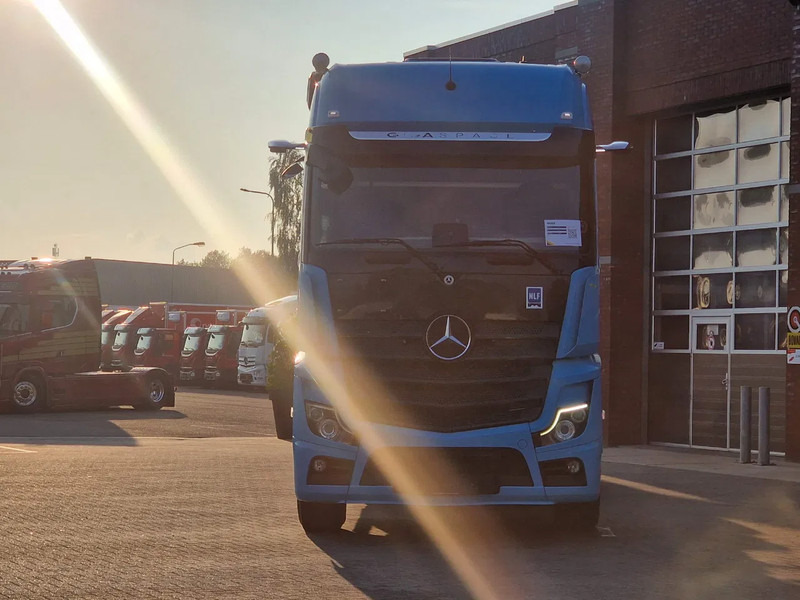 Mercedes-Benz Actros 2553 6x2 - BDF - Retarder - 4.90 WB - Loadlift - Full air - Containerwagen/ Wechselfahrgestell LKW: das Bild 2 Mercedes-Benz Actros 2553 6x2 - BDF - Retarder - 4.90 WB - Loadlift - Full air - Containerwagen/ Wechselfahrgestell LKW: das Bild 2