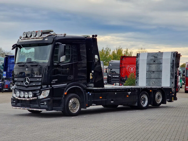 Mercedes-Benz Actros 2553 6x2 - Flabad hydraulic ramps/extension - Winch - Camera - Machine mover - Autotransporter LKW: das Bild 4 Mercedes-Benz Actros 2553 6x2 - Flabad hydraulic ramps/extension - Winch - Camera - Machine mover - Autotransporter LKW: das Bild 4