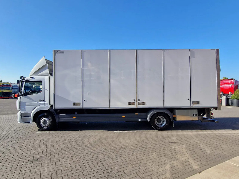 Mercedes-Benz Atego 1524 Box with sidedoors - Zepro loadlift - Full air - Euro 6 - Automatic - Camera system - Koffer LKW: das Bild 4 Mercedes-Benz Atego 1524 Box with sidedoors - Zepro loadlift - Full air - Euro 6 - Automatic - Camera system - Koffer LKW: das Bild 4