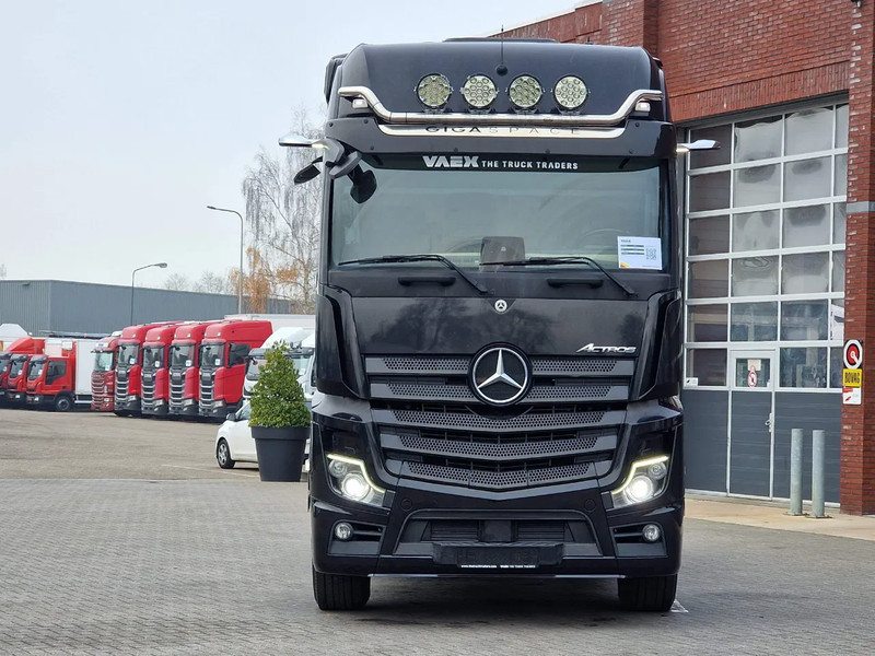 Mercedes-Benz Actros 2553 Gigaspace 6x2 - Retarder - Full air - 3.25 WB - Mirror cam - Sattelzugmaschine: das Bild 2 Mercedes-Benz Actros 2553 Gigaspace 6x2 - Retarder - Full air - 3.25 WB - Mirror cam - Sattelzugmaschine: das Bild 2