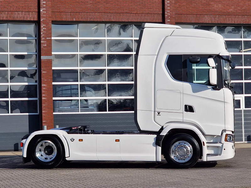 NEU: Sattelzugmaschine Scania 590S V8 NGS Highline 4x2 - New - Facelift - Full spec - Retarder - Leather - Full air: das Bild 8