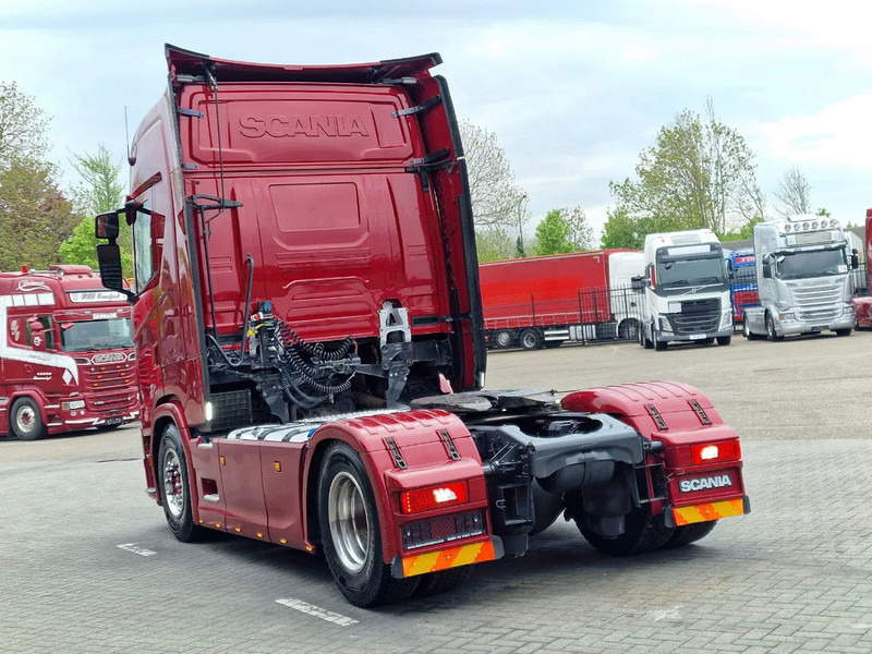 Scania S500 NGS Highline 4x2 - Retarder - Night clima - Full air - Custom interior - Full spoiler - 2 tank - Sattelzugmaschine: das Bild 5 Scania S500 NGS Highline 4x2 - Retarder - Night clima - Full air - Custom interior - Full spoiler - 2 tank - Sattelzugmaschine: das Bild 5