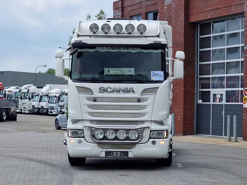 Scania R580 V8 Highline 6x2*4 - Chassis - Retarder - Steering axle - 410 WB - Custom interior - Full air - Fahrgestell LKW: das Bild 2 Scania R580 V8 Highline 6x2*4 - Chassis - Retarder - Steering axle - 410 WB - Custom interior - Full air - Fahrgestell LKW: das Bild 2