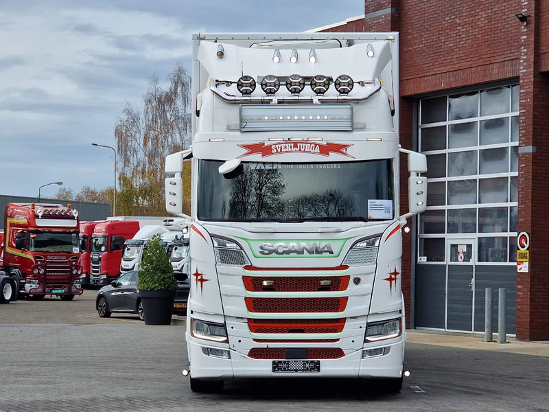 Scania R580 V8 NGS Highline 6x2 - Box with sidedoors - Loadlift - Retarder - Full air - 475 wb - Koffer LKW: das Bild 2 Scania R580 V8 NGS Highline 6x2 - Box with sidedoors - Loadlift - Retarder - Full air - 475 wb - Koffer LKW: das Bild 2