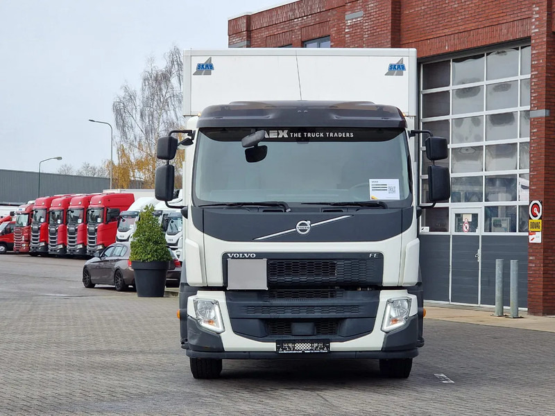 Volvo FE 280 4x2 - Closed box with Adjustable height - Loadlift - Full air - Euro 6 - 550 WB - Koffer LKW: das Bild 3 Volvo FE 280 4x2 - Closed box with Adjustable height - Loadlift - Full air - Euro 6 - 550 WB - Koffer LKW: das Bild 3