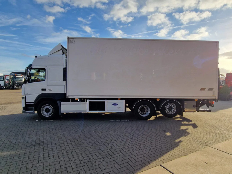 Volvo FM 13.460 Globetrotter 6x2*4 - Frigo Carrier Supra 1150 U MT - Zepro loadlift - Steering axle - Isotherm LKW: das Bild 4 Volvo FM 13.460 Globetrotter 6x2*4 - Frigo Carrier Supra 1150 U MT - Zepro loadlift - Steering axle - Isotherm LKW: das Bild 4