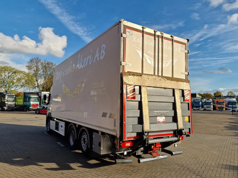 Volvo FM 13.460 Globetrotter 6x2*4 - Frigo Carrier Supra 1150 U MT - Zepro loadlift - Steering axle - Isotherm LKW: das Bild 5 Volvo FM 13.460 Globetrotter 6x2*4 - Frigo Carrier Supra 1150 U MT - Zepro loadlift - Steering axle - Isotherm LKW: das Bild 5
