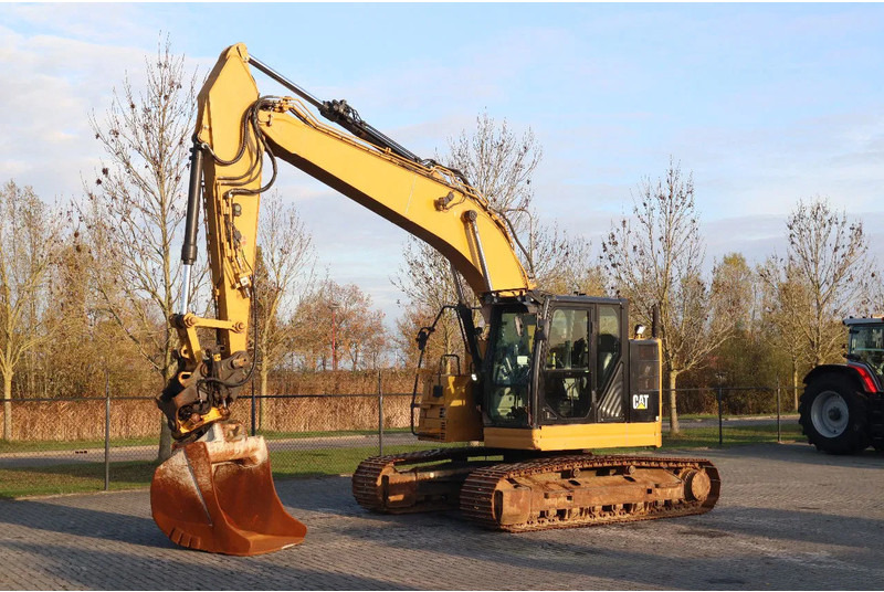 Caterpillar 325 F LCR | ROTOTILT | BUCKET | GPS PREPARED - Kettenbagger: das Bild 2 Caterpillar 325 F LCR | ROTOTILT | BUCKET | GPS PREPARED - Kettenbagger: das Bild 2
