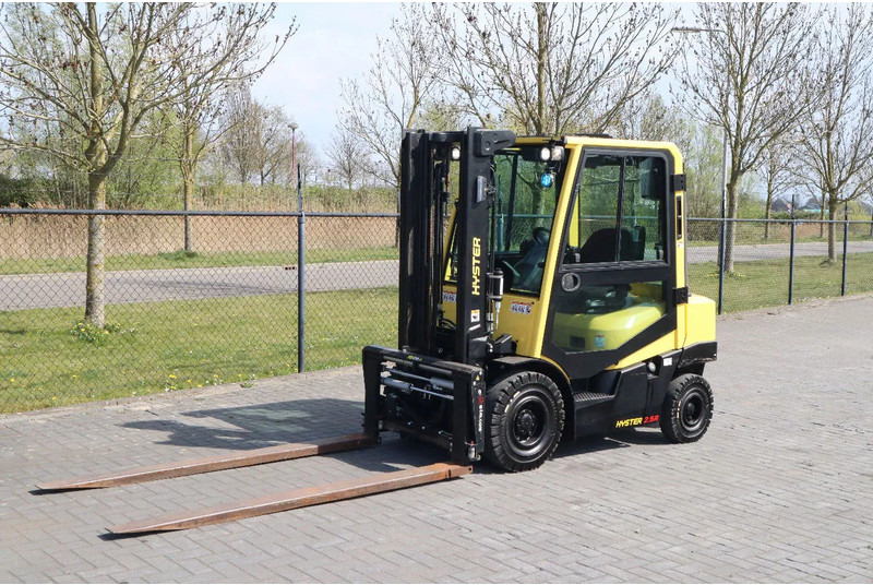 Hyster H2.5 A | BOOM SUSPENSION | SIDESHIFT | FORK EXTENTIONS | FORK POSITIONERS - Dieselstapler: das Bild 2 Hyster H2.5 A | BOOM SUSPENSION | SIDESHIFT | FORK EXTENTIONS | FORK POSITIONERS - Dieselstapler: das Bild 2