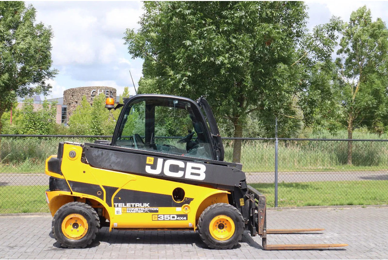 JCB TLT 35D 4X4 CON | HYDR. FORKS | 4.4 METER - Dieselstapler: das Bild 4 JCB TLT 35D 4X4 CON | HYDR. FORKS | 4.4 METER - Dieselstapler: das Bild 4