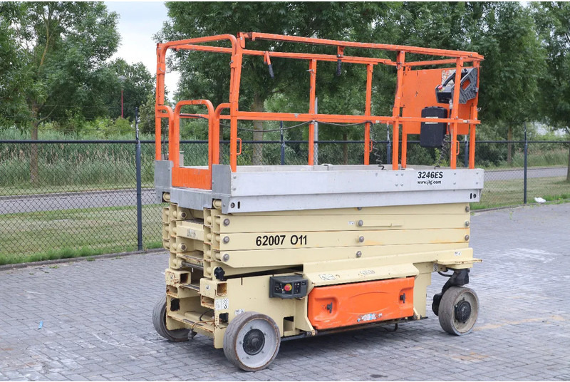 JLG 3246 ES | 12 METER | 320 KG - Scherenbühne: das Bild 5 JLG 3246 ES | 12 METER | 320 KG - Scherenbühne: das Bild 5
