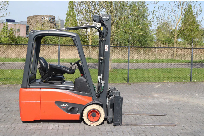Linde E18 -02 | ROTATOR FORKS | SIDESHIFT - Elektrostapler: das Bild 4 Linde E18 -02 | ROTATOR FORKS | SIDESHIFT - Elektrostapler: das Bild 4