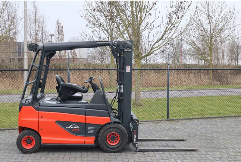 Linde E25 R-01 ROADSTER | DEMO | SIDESHIFT | FORK SPREADERS - Elektrostapler: das Bild 4 Linde E25 R-01 ROADSTER | DEMO | SIDESHIFT | FORK SPREADERS - Elektrostapler: das Bild 4