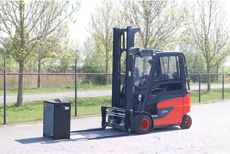 Linde E35 HL-01 | SIDESHIFT | POSITIONERS | LOW HOURS - Elektrostapler: das Bild 2 Linde E35 HL-01 | SIDESHIFT | POSITIONERS | LOW HOURS - Elektrostapler: das Bild 2